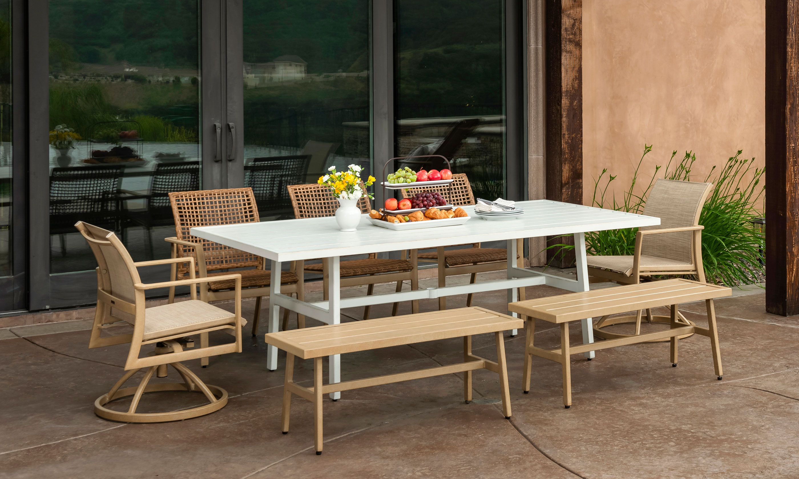 outdoor-furniture_table-